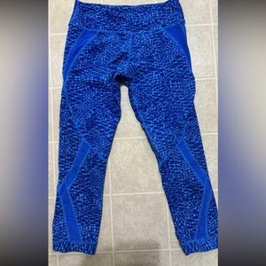 Lululemon Athletica Blue Patterned Capri Leggings
